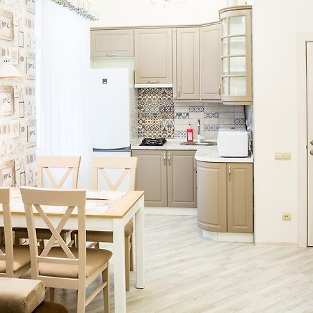 לבוב Leogrand Vip Apartments On Udatnogo 4 מראה חיצוני תמונה